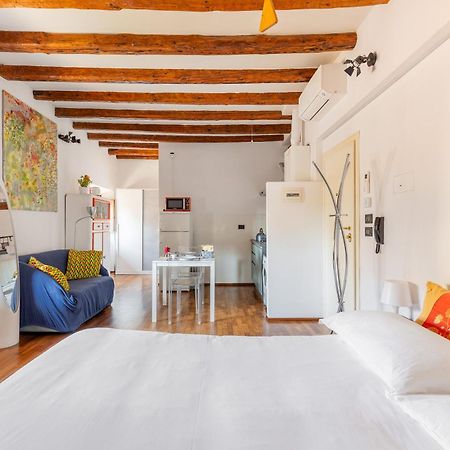 Appartamento Monolocale Sui Tetti Di Bologna - Via Indipendenza Esterno foto
