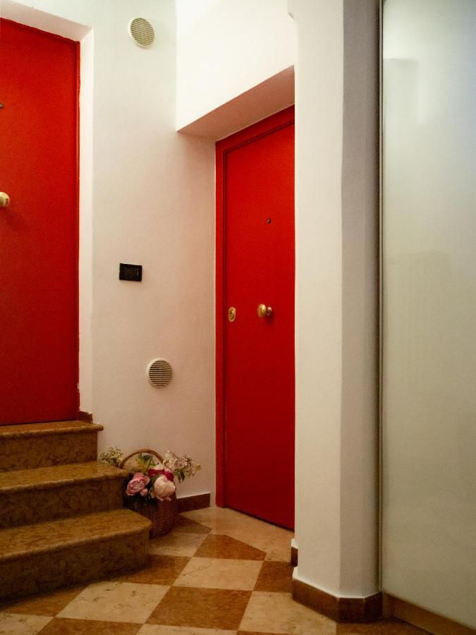 Appartamento Monolocale Sui Tetti Di Bologna - Via Indipendenza Esterno foto