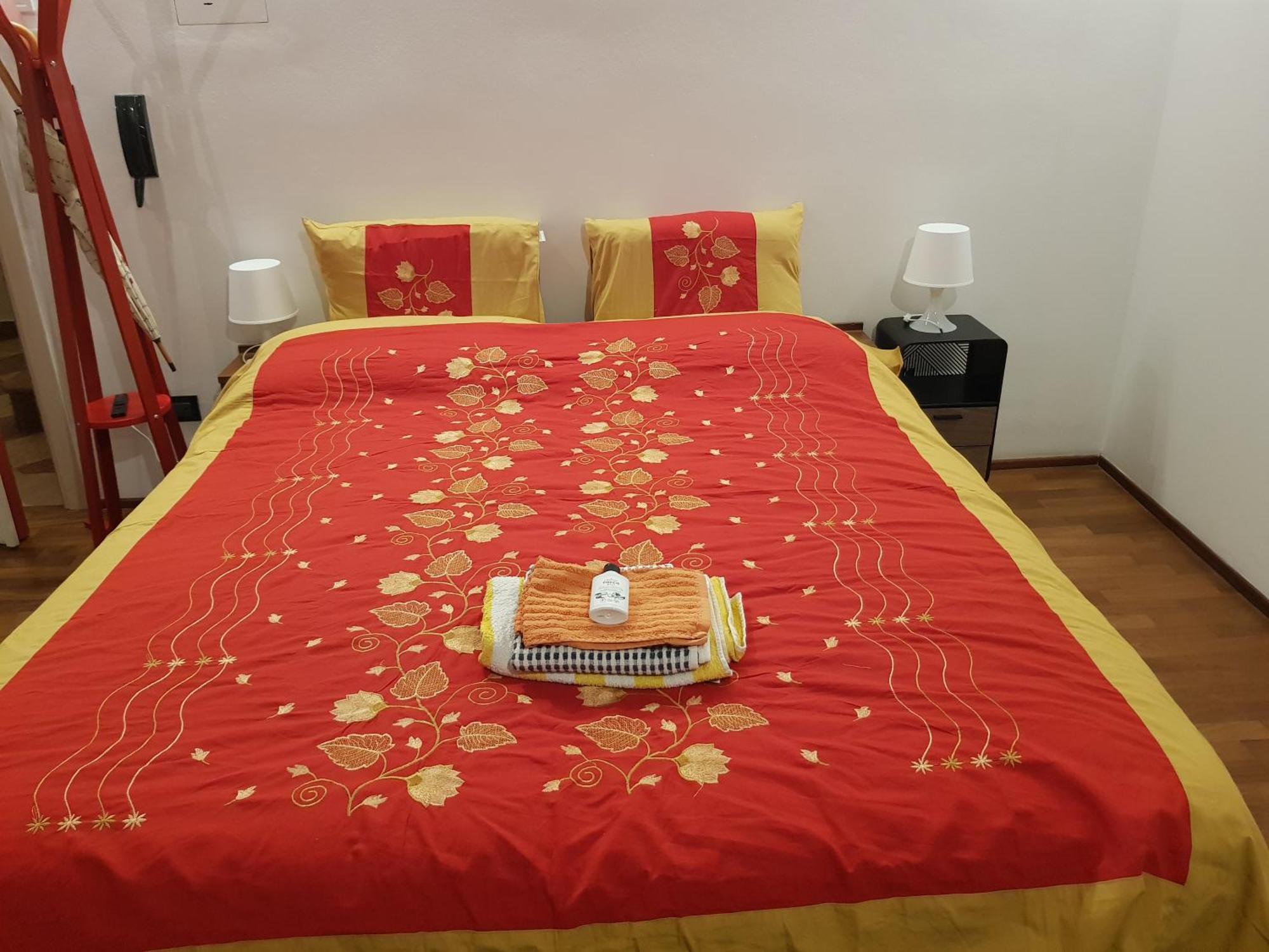 Appartamento Monolocale Sui Tetti Di Bologna - Via Indipendenza Esterno foto