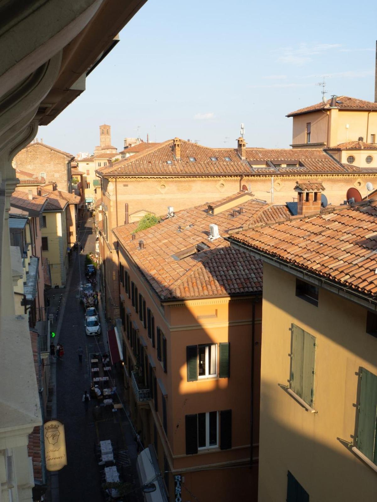 Appartamento Monolocale Sui Tetti Di Bologna - Via Indipendenza Esterno foto