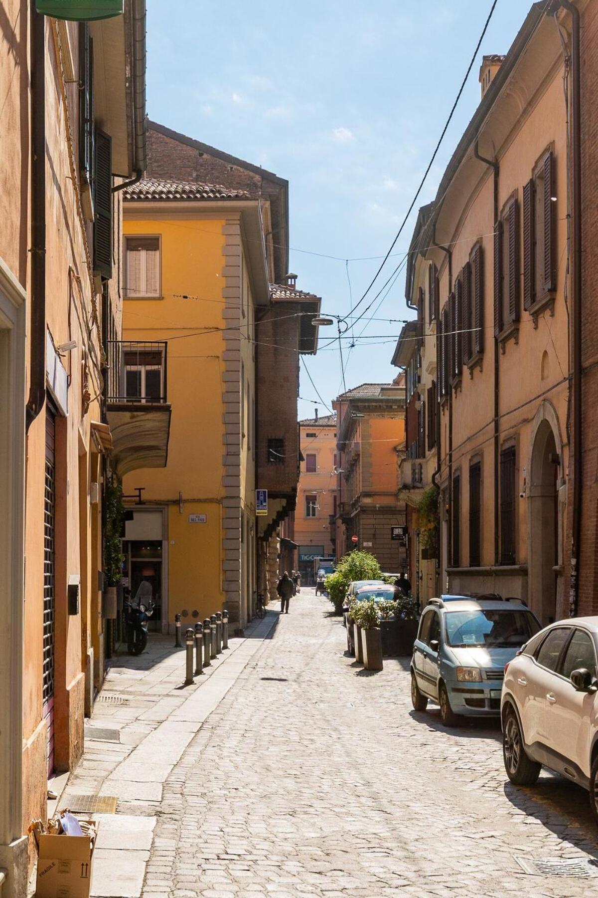 Appartamento Monolocale Sui Tetti Di Bologna - Via Indipendenza Esterno foto