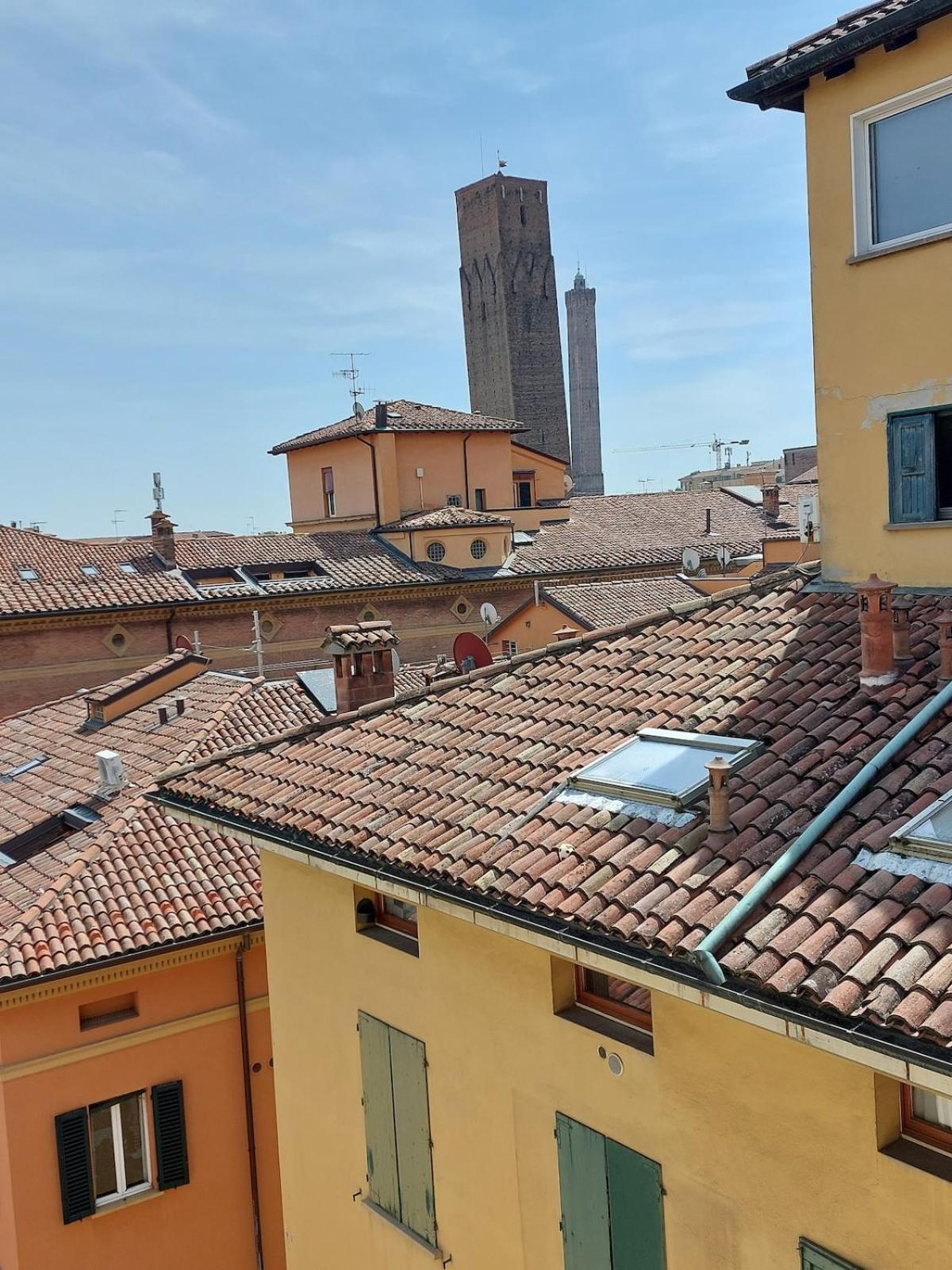 Appartamento Monolocale Sui Tetti Di Bologna - Via Indipendenza Esterno foto