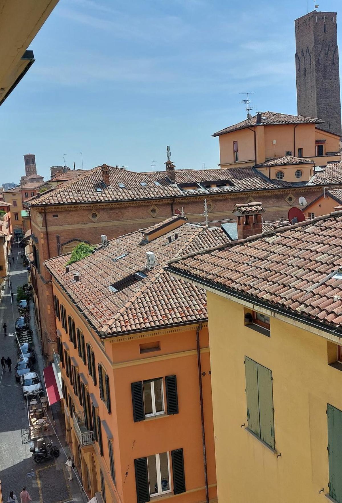 Appartamento Monolocale Sui Tetti Di Bologna - Via Indipendenza Esterno foto